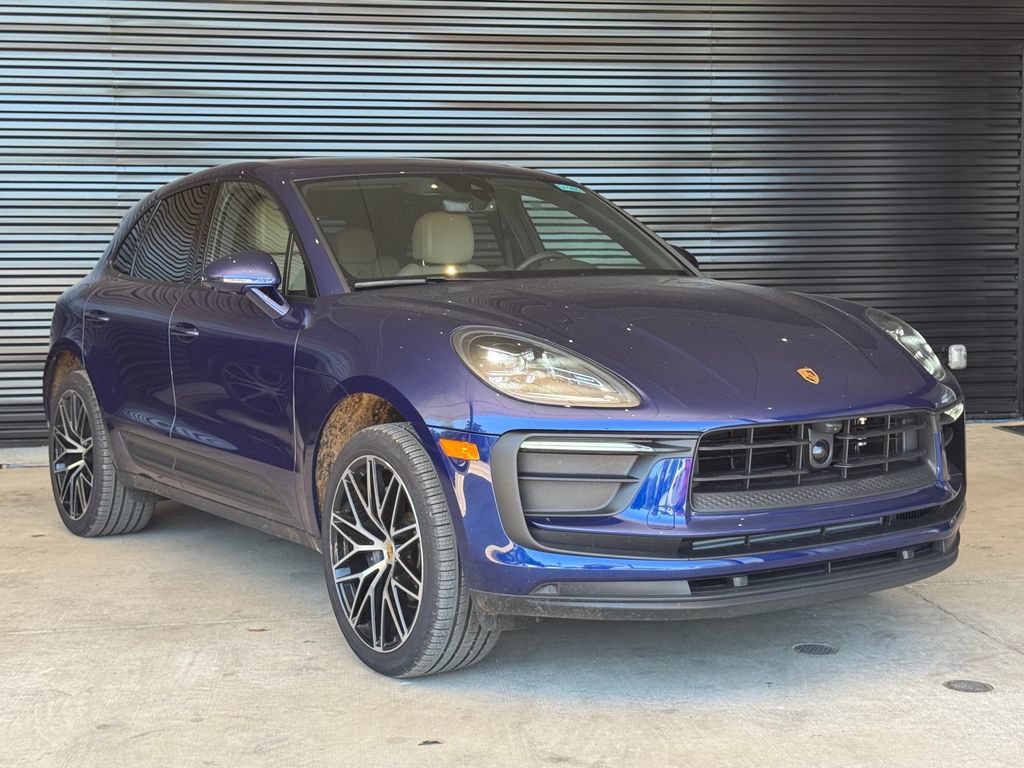 Certified 2026 Porsche Macan AWD/4WD image 9