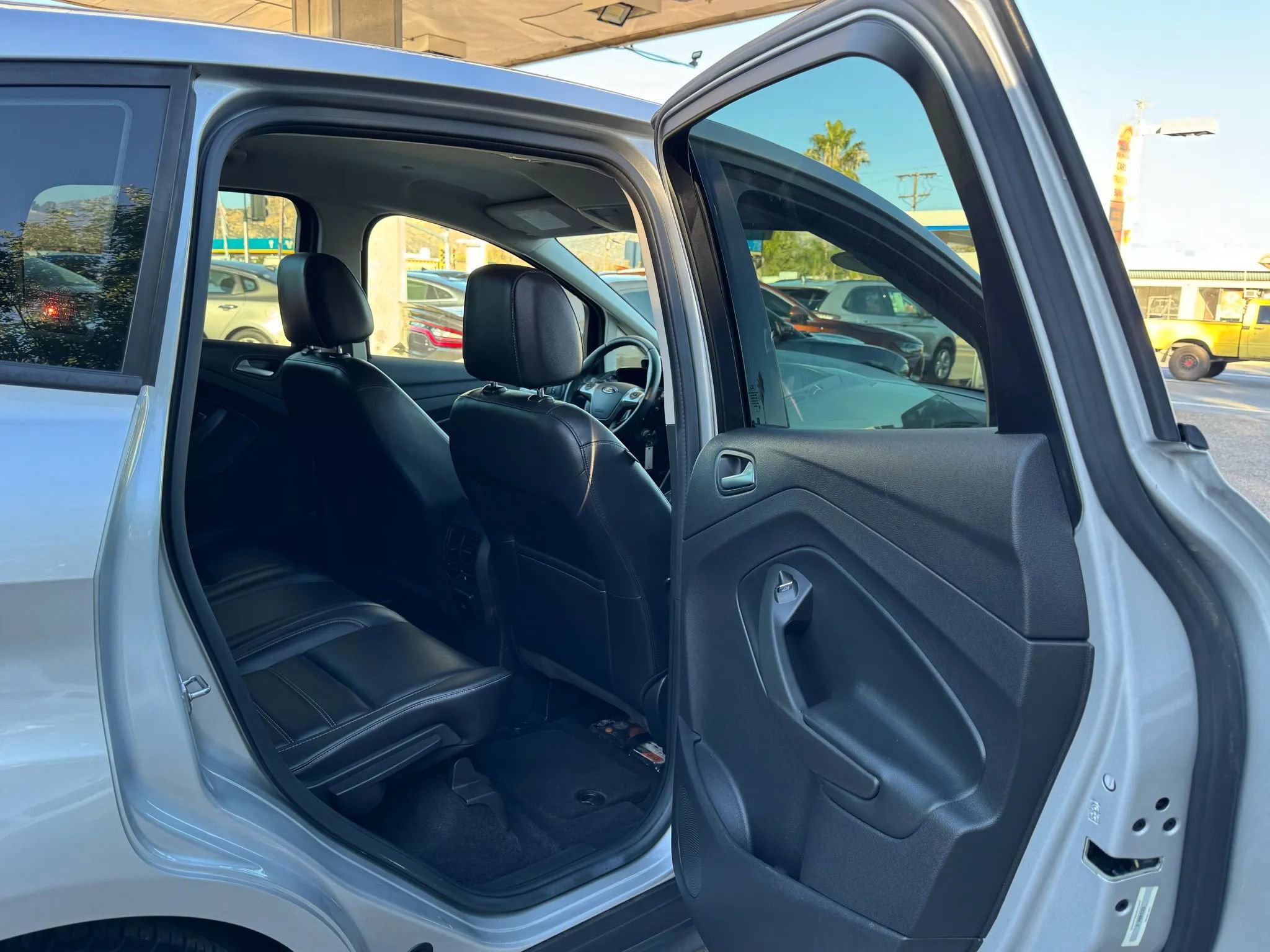 Used 2017 Ford C-MAX Energi SE w/ Equipment Group 402A image 27