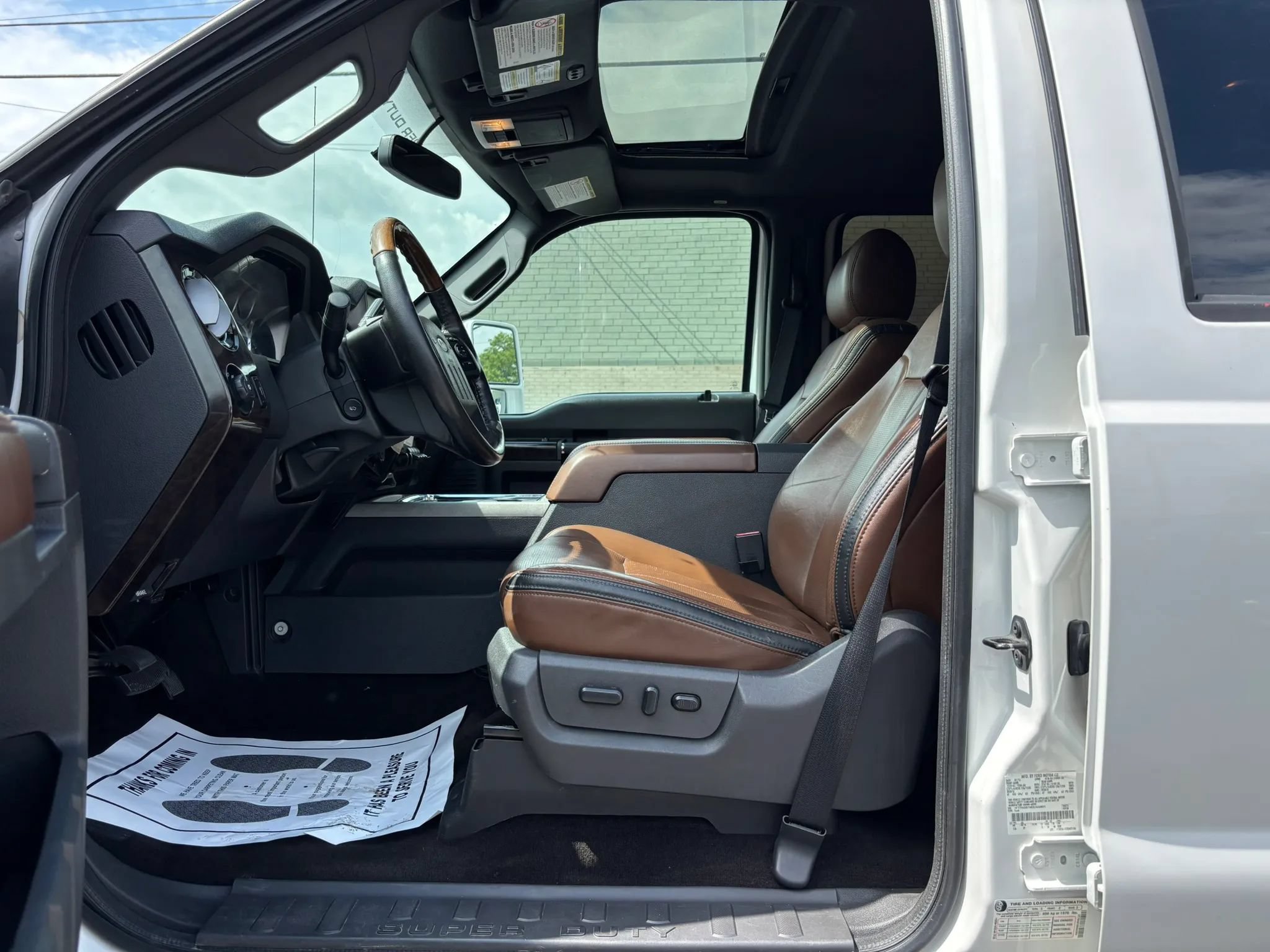 Used 2014 Ford F250 Platinum w/ FX4 Off-Road Package AWD/4WD image 19