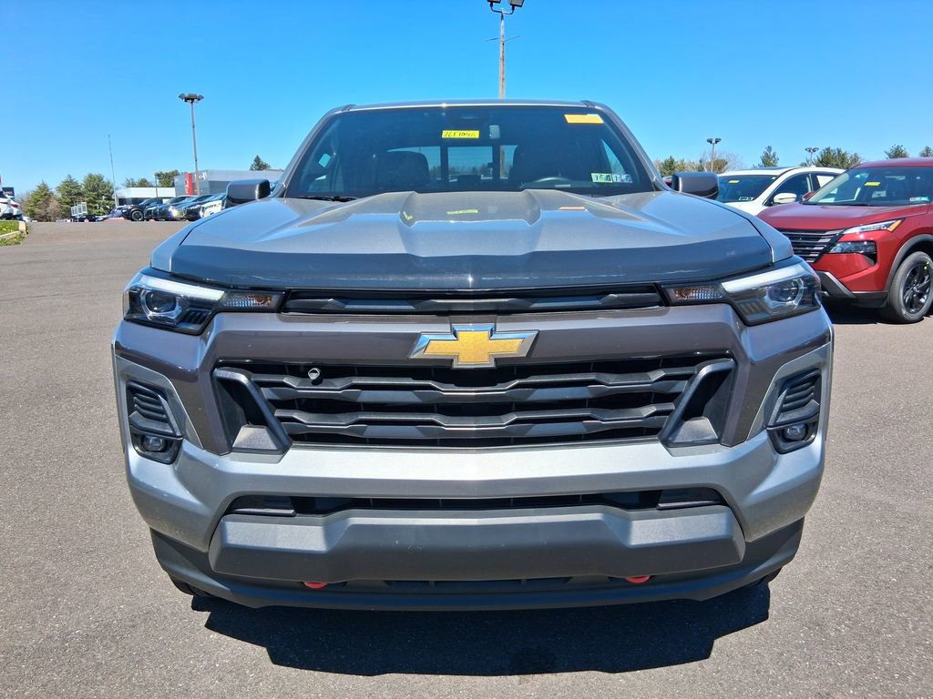 Used 2023 Chevrolet Colorado LT w/ LT Convenience Package III AWD/4WD image 2
