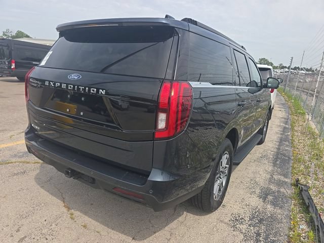 Used 2025 Ford Expedition Active RWD image 5