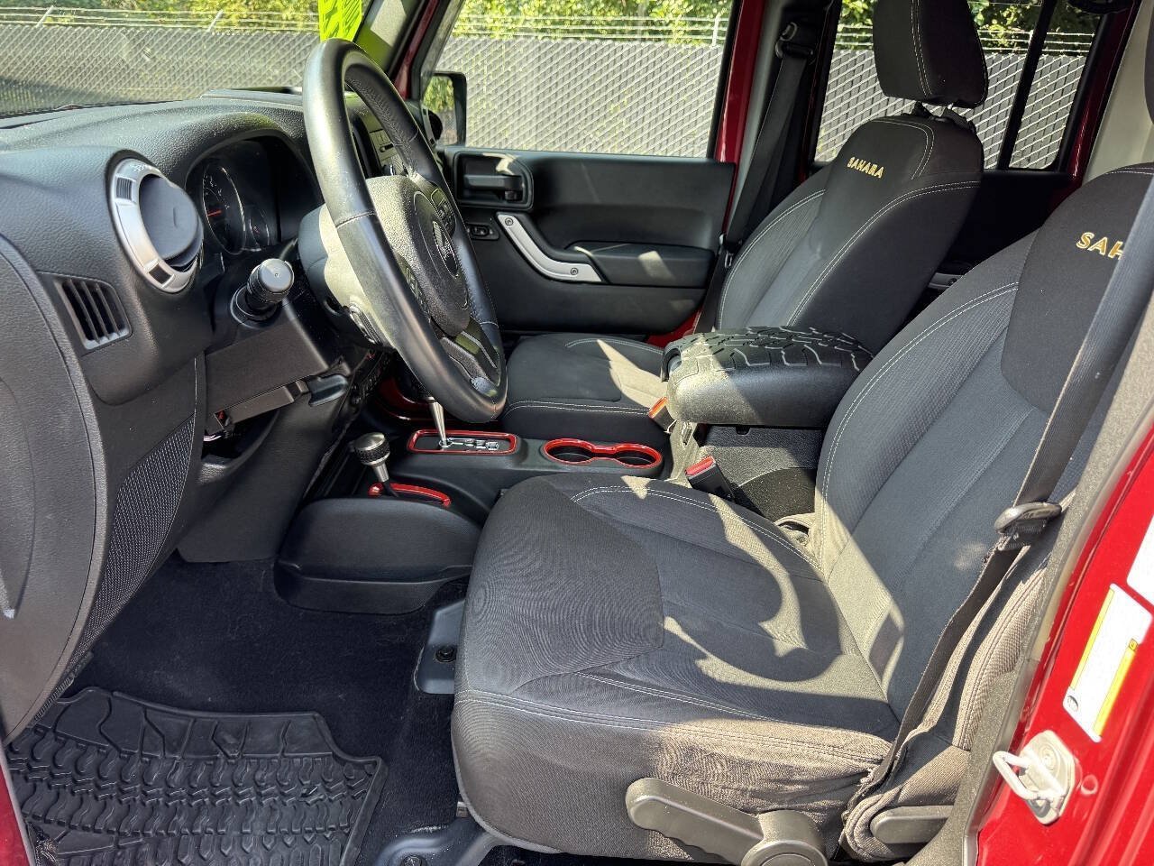 Used 2013 Jeep Wrangler Unlimited Sahara w/ Connectivity Group AWD/4WD image 8