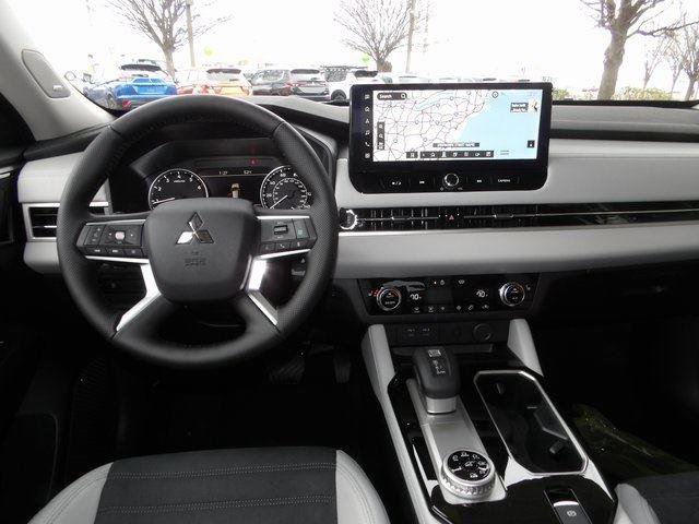 New 2026 Mitsubishi Outlander SE image 20