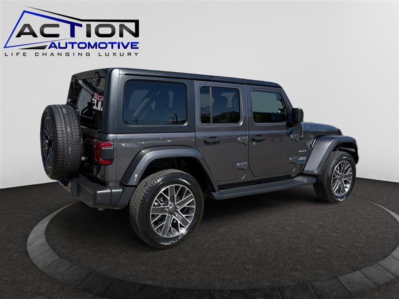 Used 2023 Jeep Wrangler Sahara AWD/4WD image 8