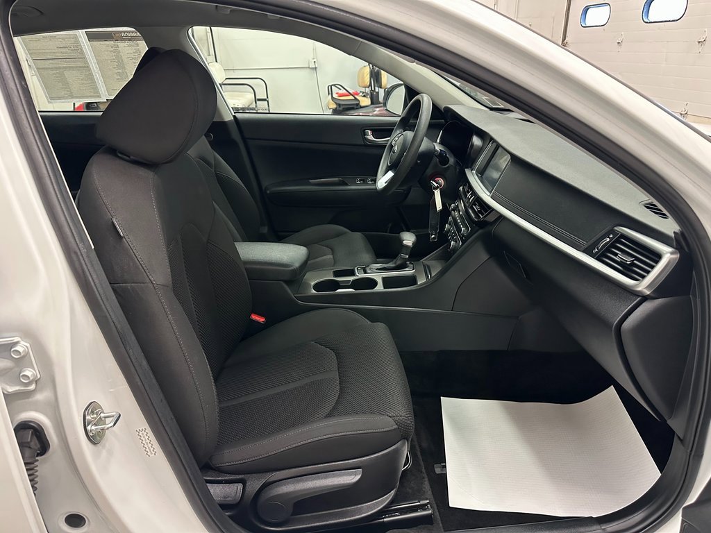 Used 2020 Kia Optima LX image 26