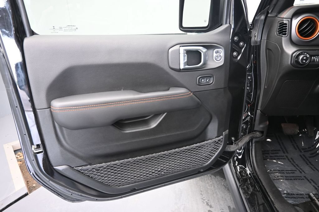 Used 2022 Jeep Gladiator Mojave w/ Cold Weather Group AWD/4WD image 17