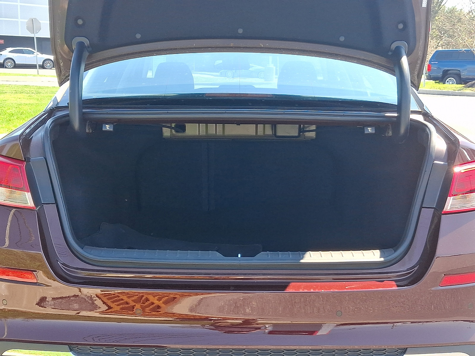 Used 2020 Kia Optima LX image 28