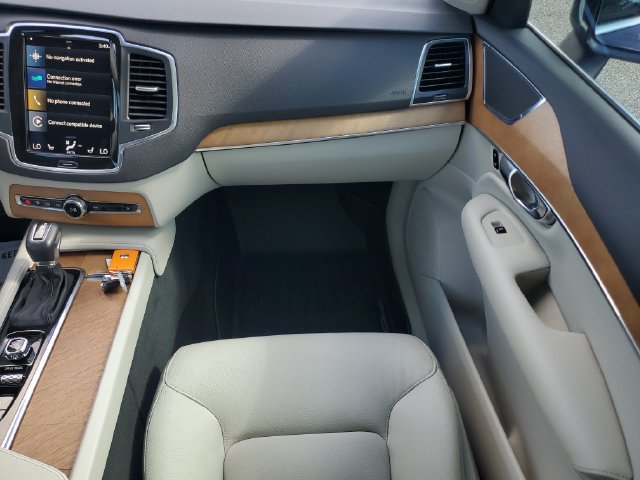 Used 2021 Volvo XC90 T5 Momentum w/ Climate Package FWD image 19