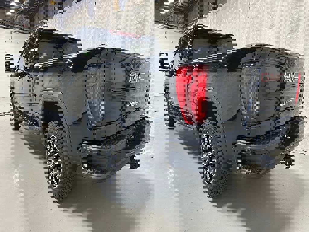 Used 2022 GMC Sierra 2500 AT4 image 5