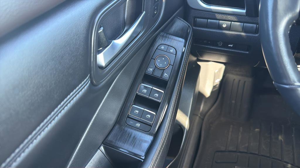 Used 2023 Nissan Rogue SL w/ SL Premium Package image 11