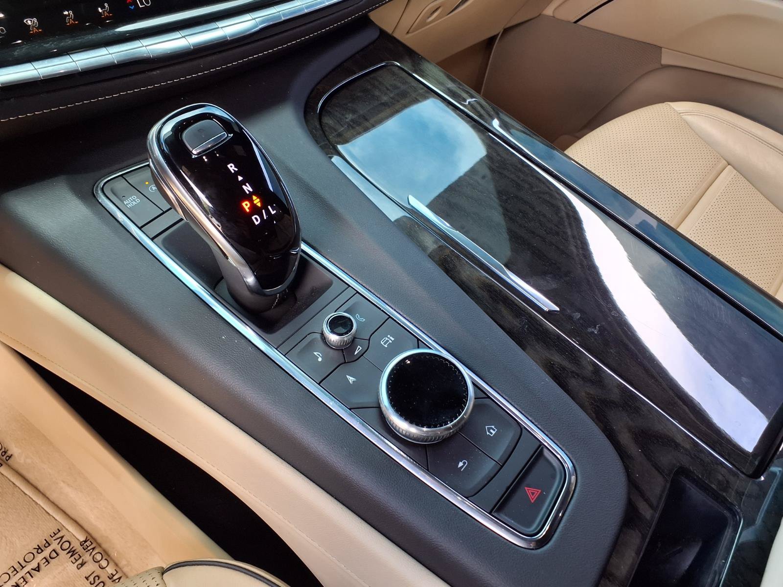 Certified 2024 Cadillac Escalade ESV Premium Luxury RWD image 25
