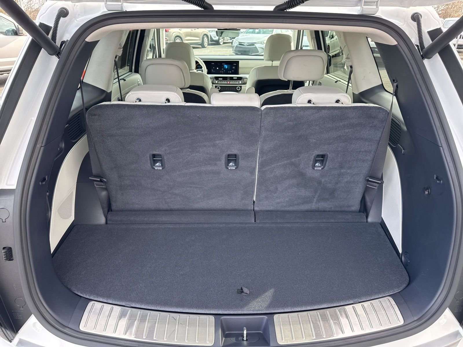 Used 2026 Hyundai Palisade Calligraphy image 11