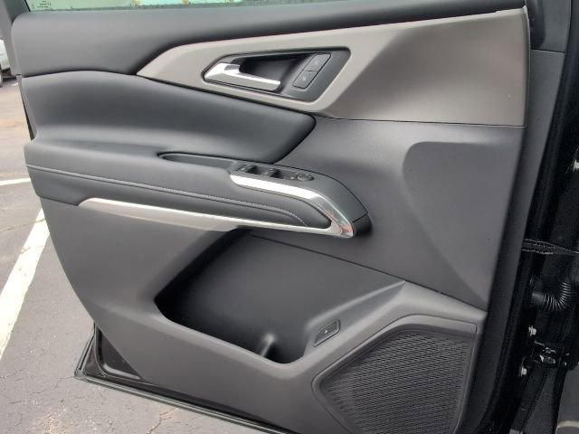 New 2026 Chevrolet Traverse LT w/ Midnight/Sport Edition FWD image 16