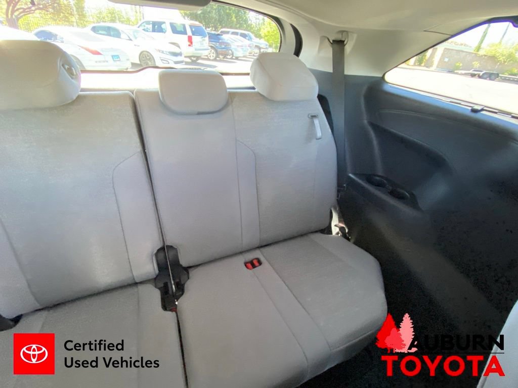 Certified 2026 Toyota Sienna LE FWD image 17