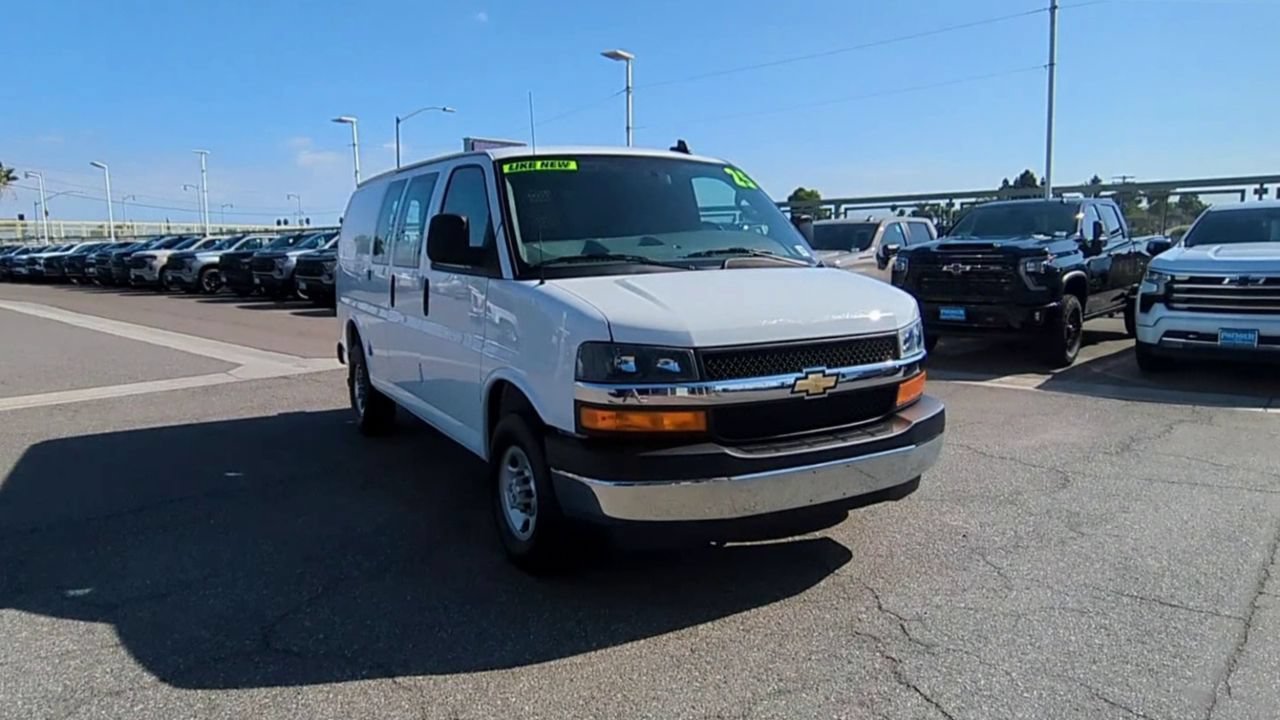 Used 2025 Chevrolet Express 2500 w/ Driver Convenience Package RWD image 2