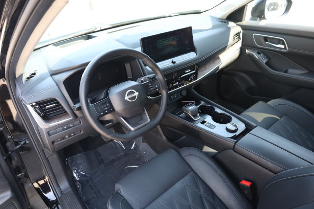 Certified 2025 Nissan Rogue Platinum w/ Platinum Premium Package AWD/4WD image 12