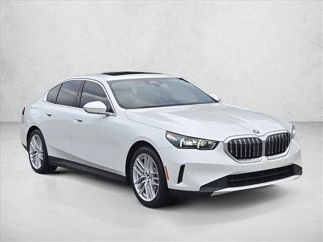 Used 2025 BMW 530i w/ Premium Package RWD image 3