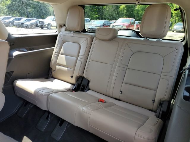 Used 2024 Lincoln Navigator Premiere image 32