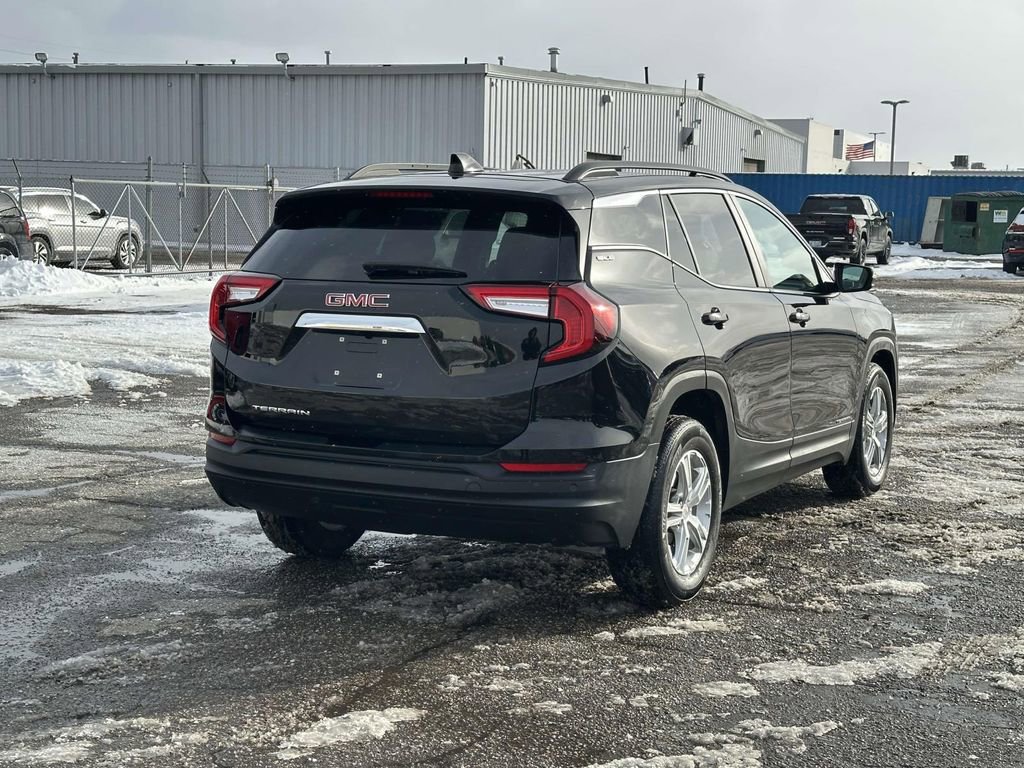 Certified 2023 GMC Terrain SLE w/ Driver Convenience Package image 4