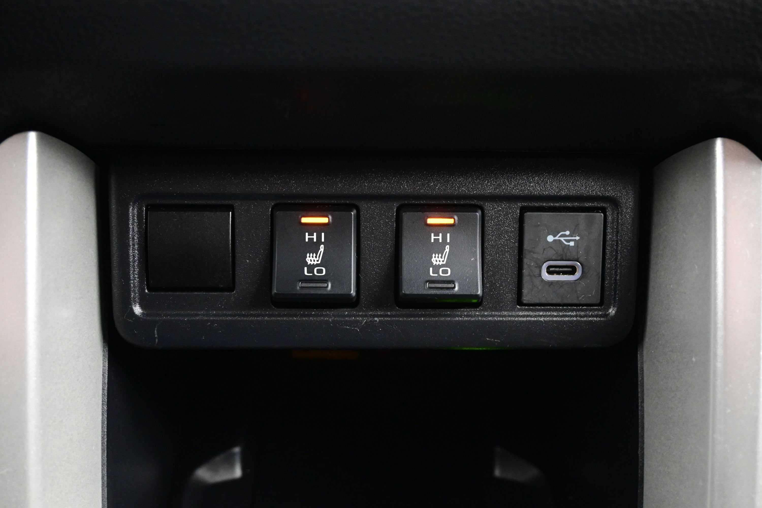Used 2025 Toyota Corolla Cross XLE AWD/4WD image 21