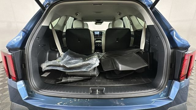 Used 2025 Kia Sorento EX AWD/4WD image 28