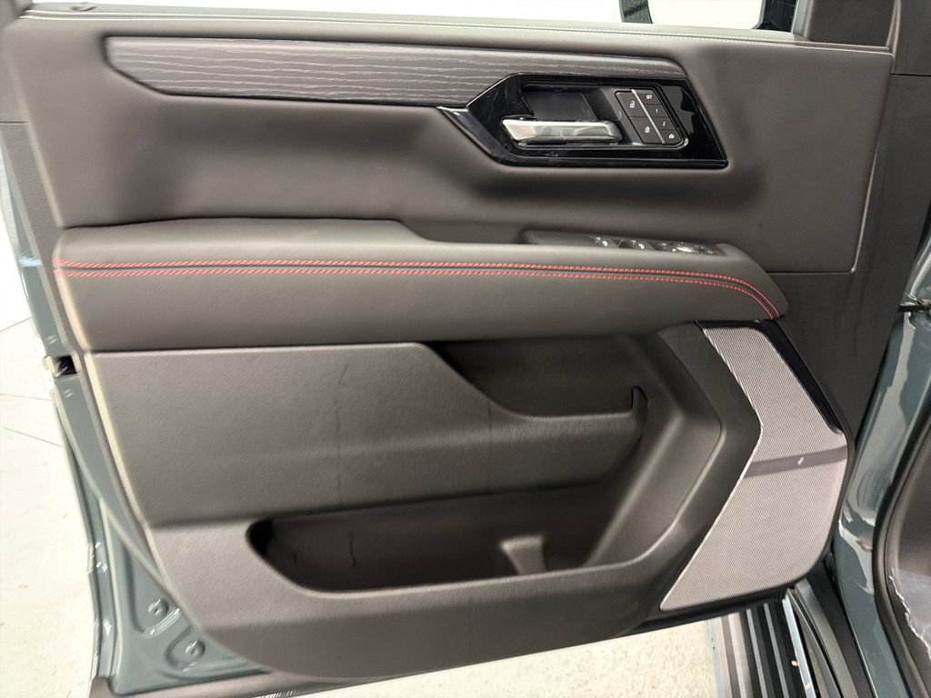 New 2026 GMC Yukon XL AT4 Ultimate w/ LPO, Floor Liner Package AWD/4WD image 15