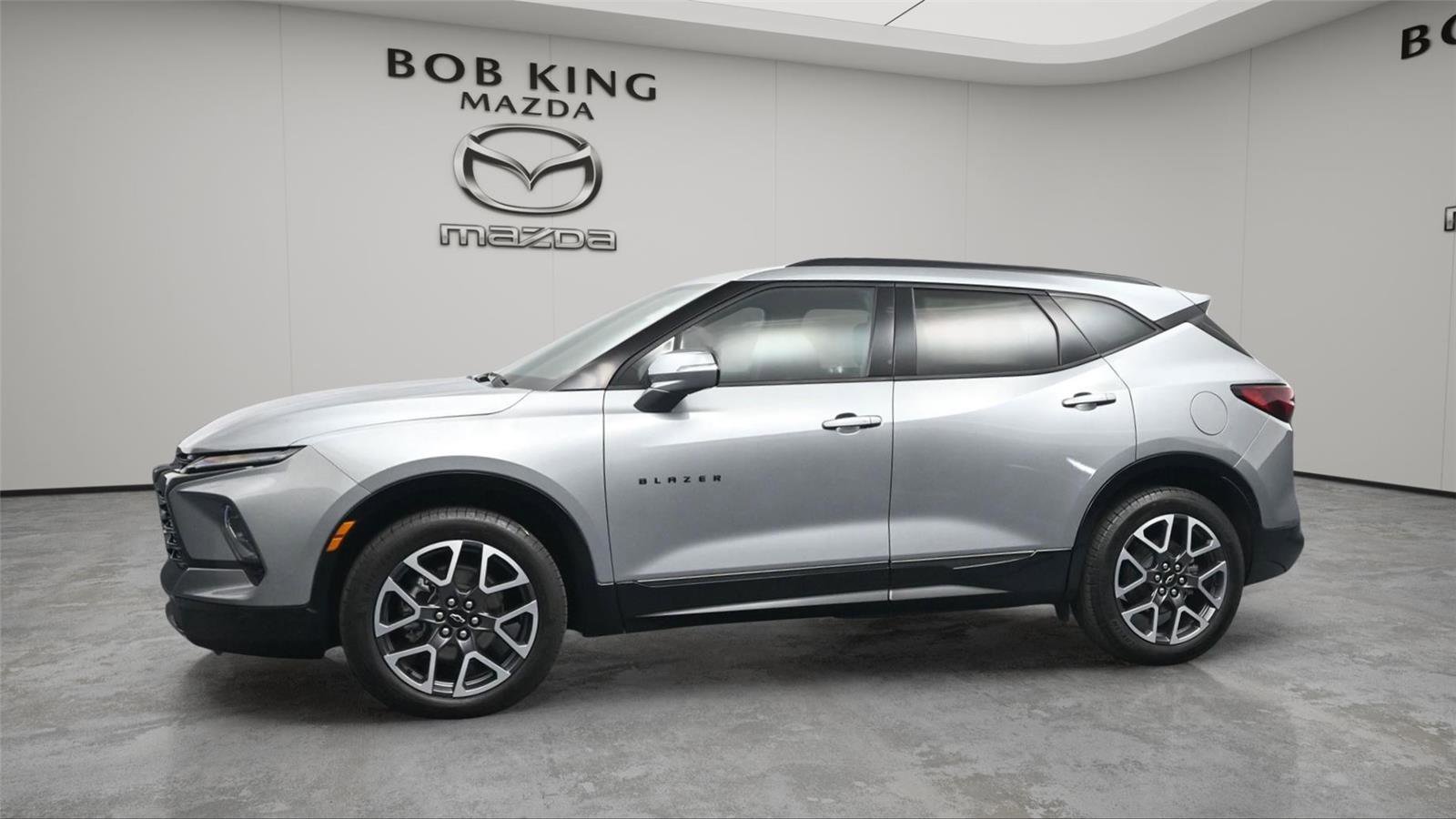 Used 2025 Chevrolet Blazer RS image 3