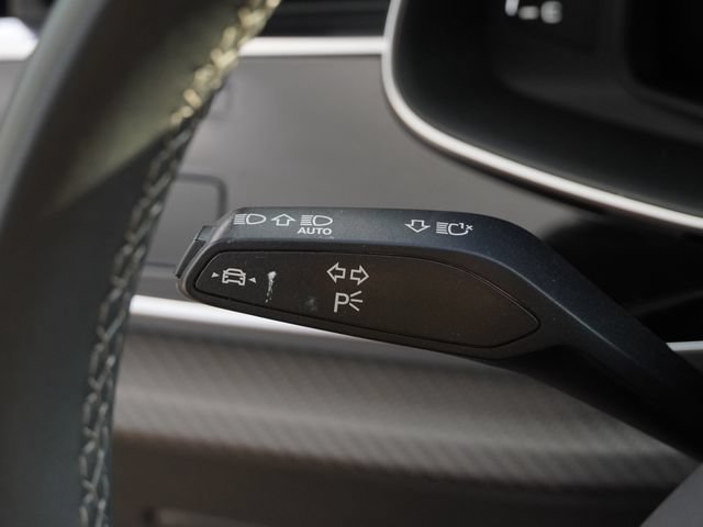 Used 2025 Audi SQ7 Prestige AWD/4WD image 30