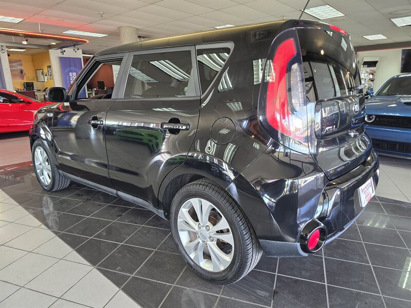 Used 2016 Kia Soul + FWD image 6