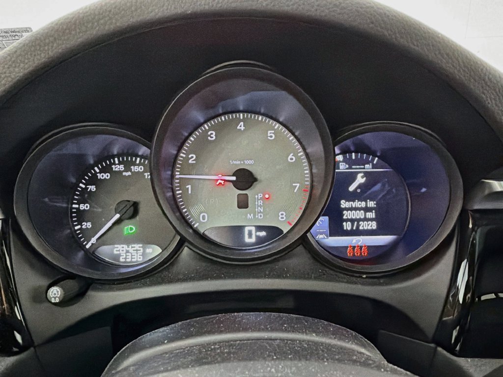 Certified 2023 Porsche Macan S AWD/4WD image 13