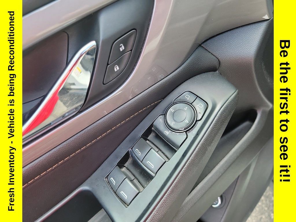 Used 2019 Chevrolet Traverse LT image 11