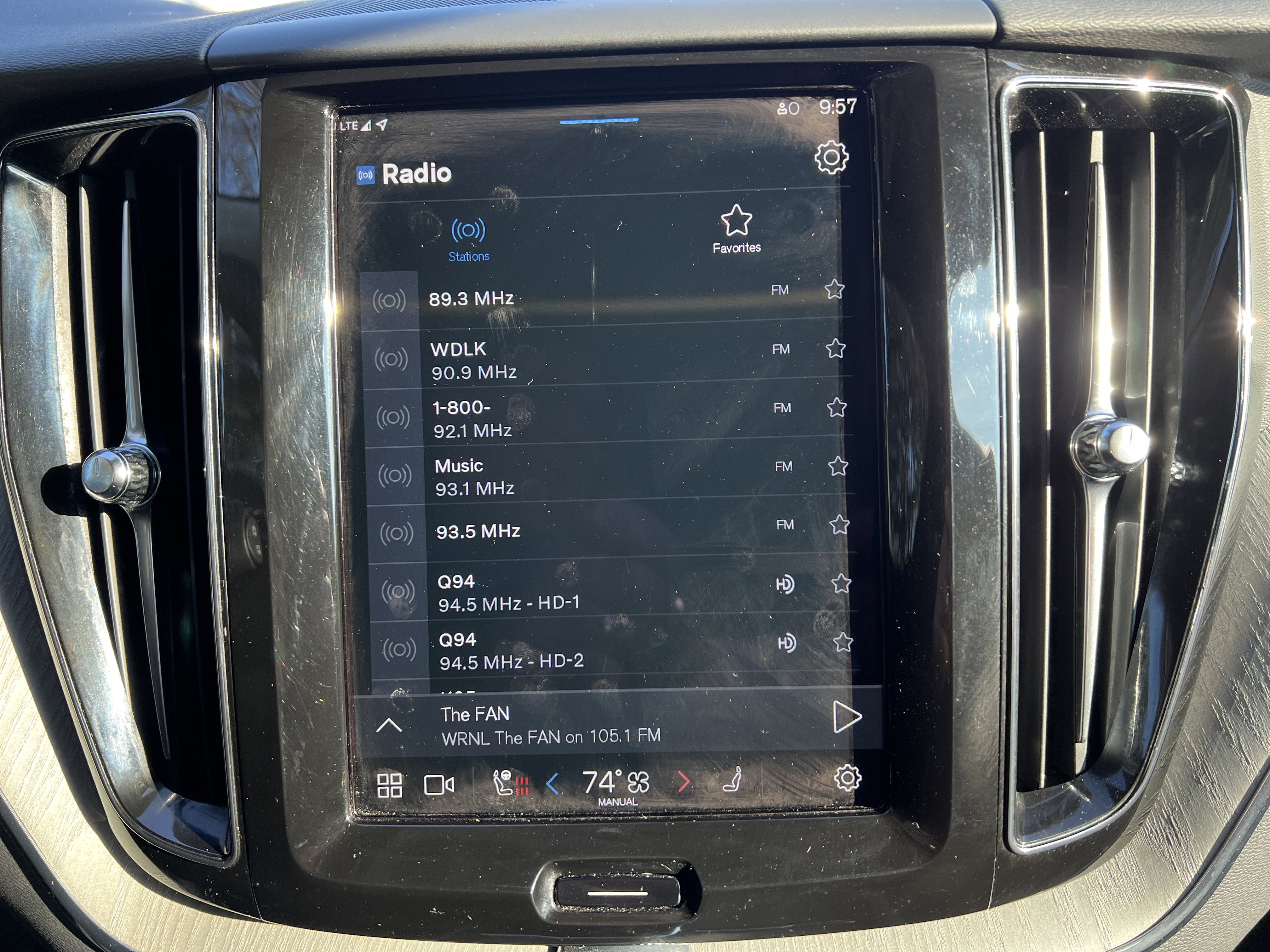 Used 2025 Volvo XC60 B5 Plus w/ Climate Package image 23