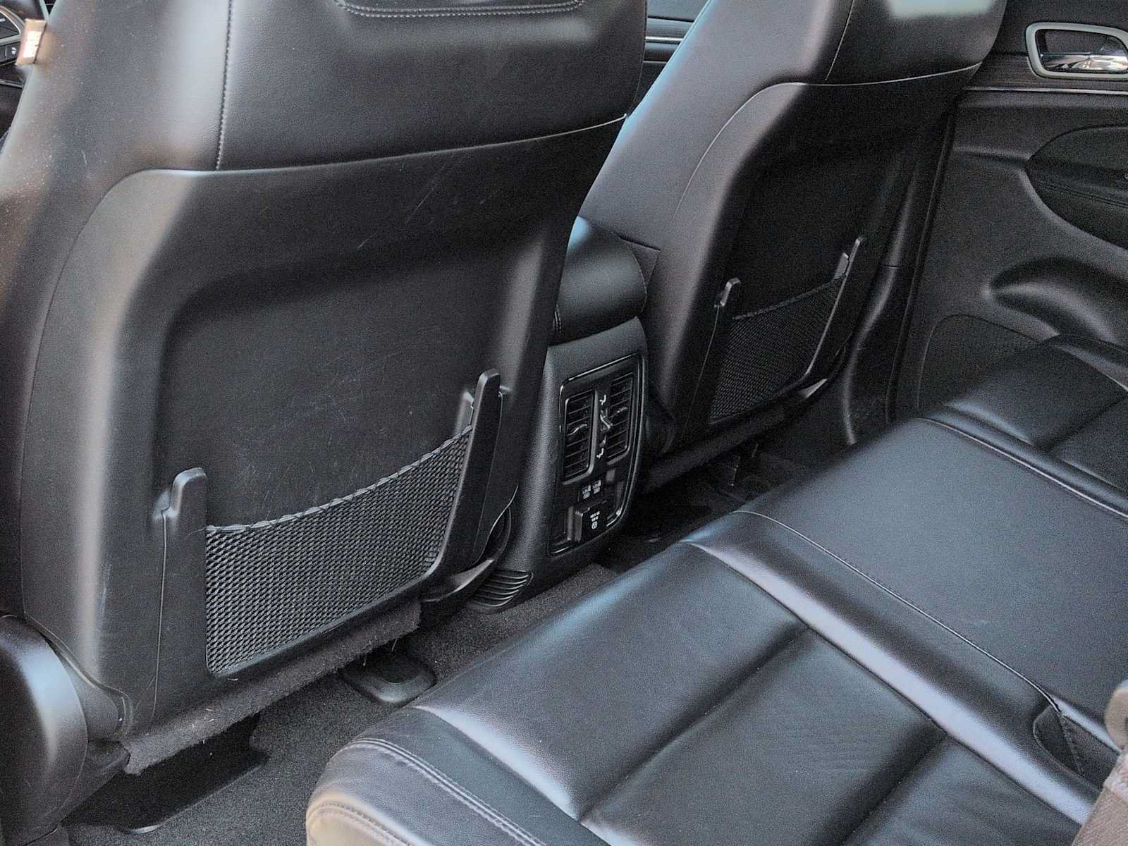 Used 2022 Jeep Grand Cherokee Limited w/ Tech Group AWD/4WD image 19