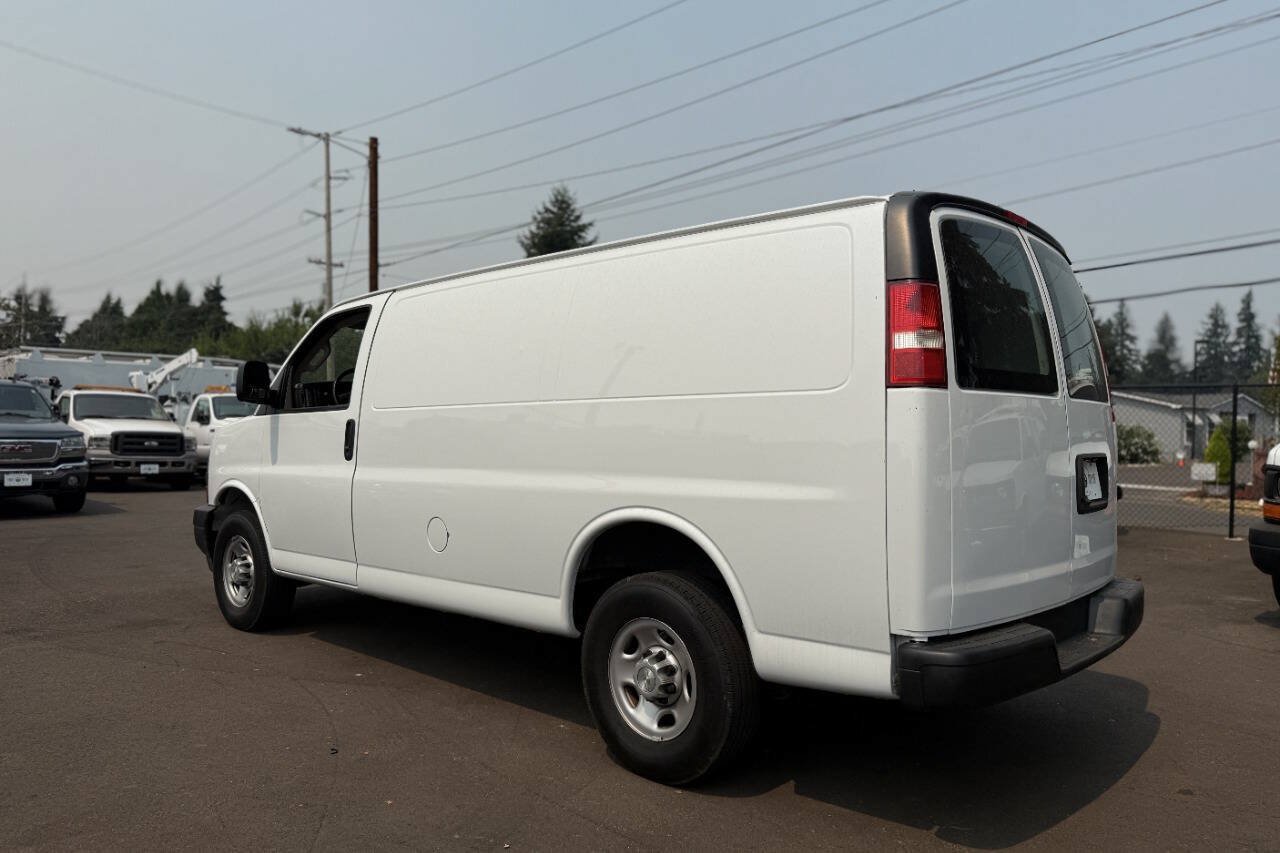 Used 2020 Chevrolet Express 2500 w/ Communications Package RWD image 8