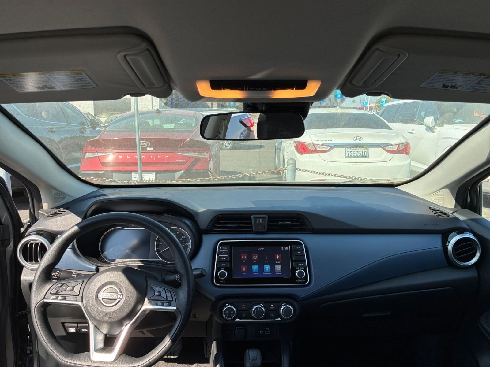 Used 2025 Nissan Versa SV image 31