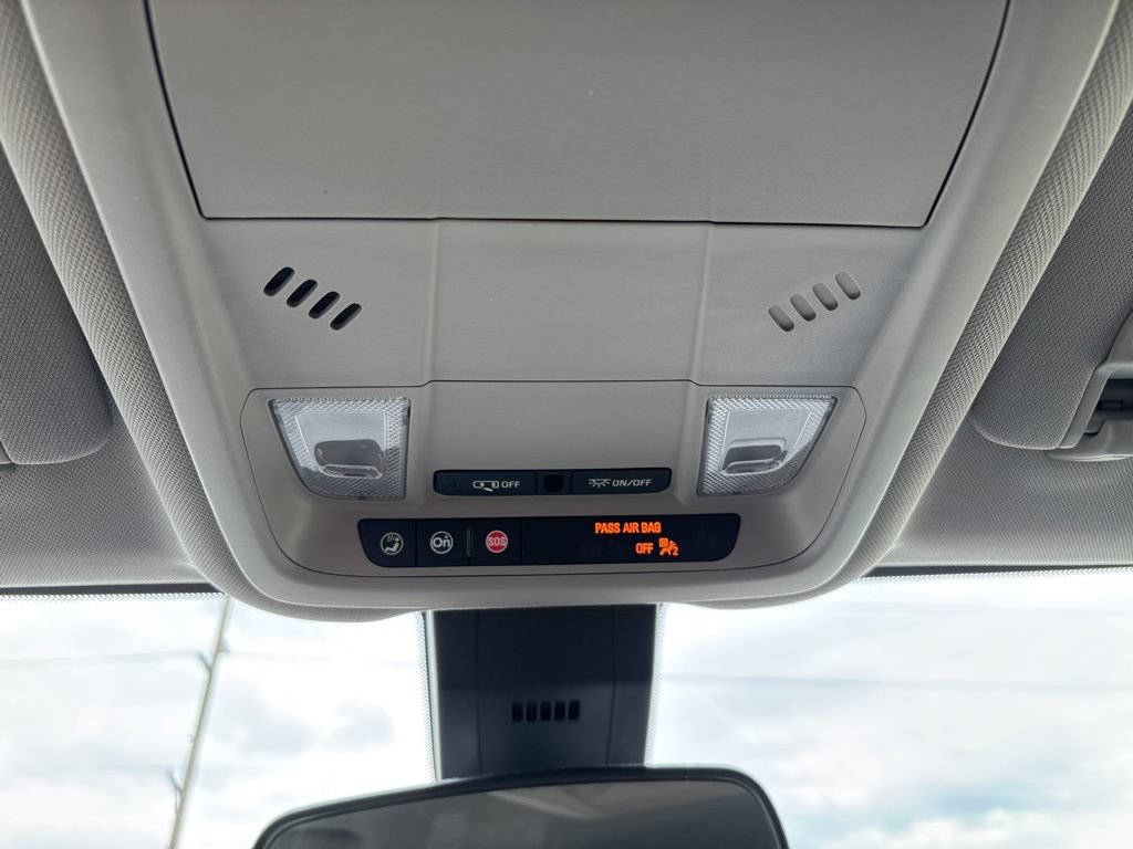 Used 2020 Chevrolet Equinox LT FWD image 28