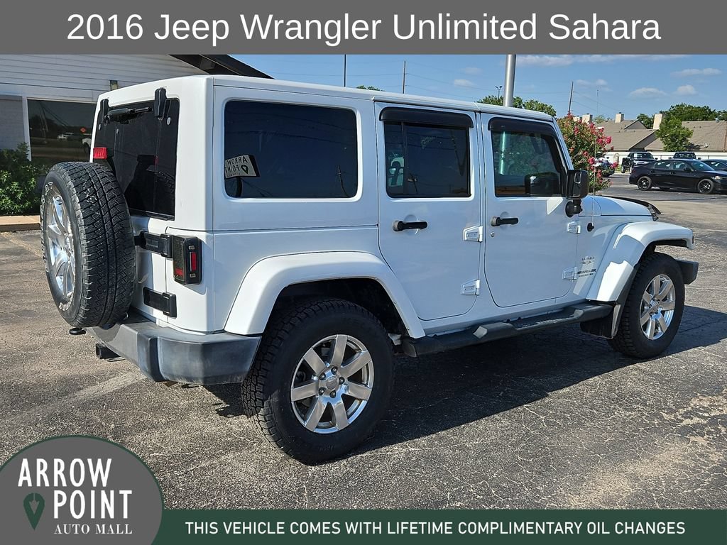 Used 2016 Jeep Wrangler Unlimited Sahara w/ Connectivity Group AWD/4WD image 12
