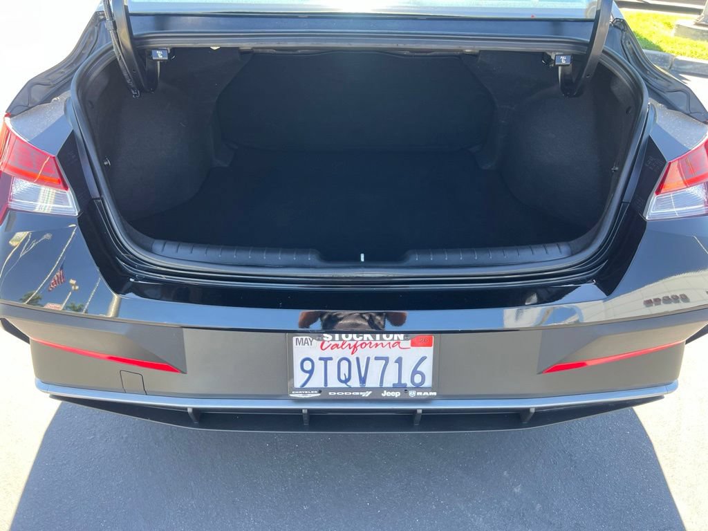 Used 2025 Hyundai Elantra Hybrid FWD image 34