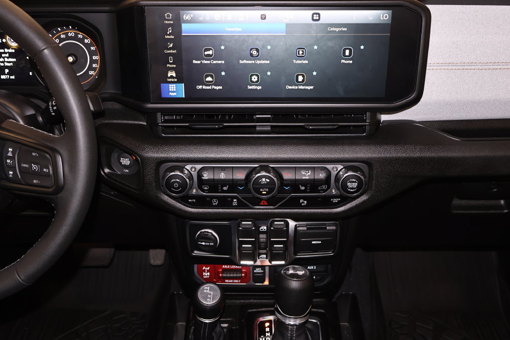 Used 2025 Jeep Wrangler Unlimited Sport AWD/4WD image 27