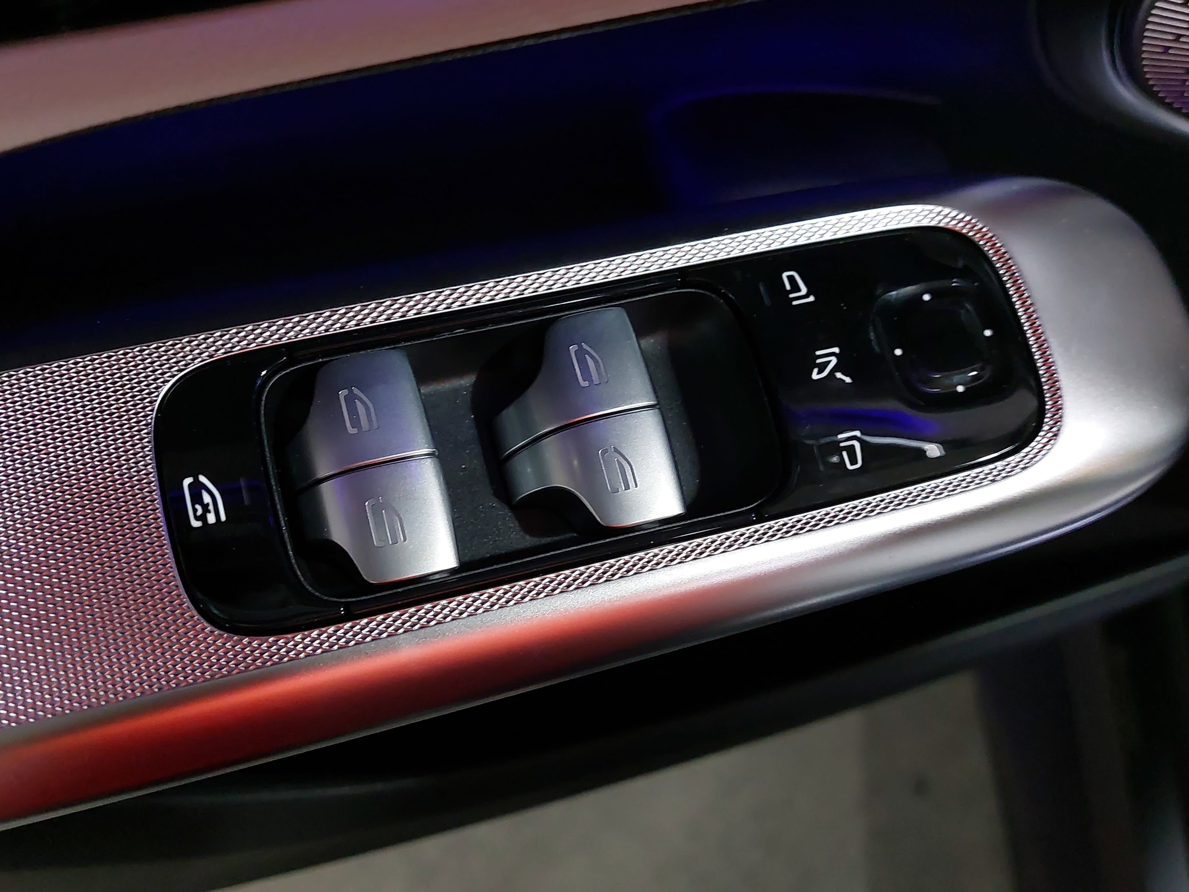 Used 2025 Mercedes-Benz GLC 300 4MATIC image 28