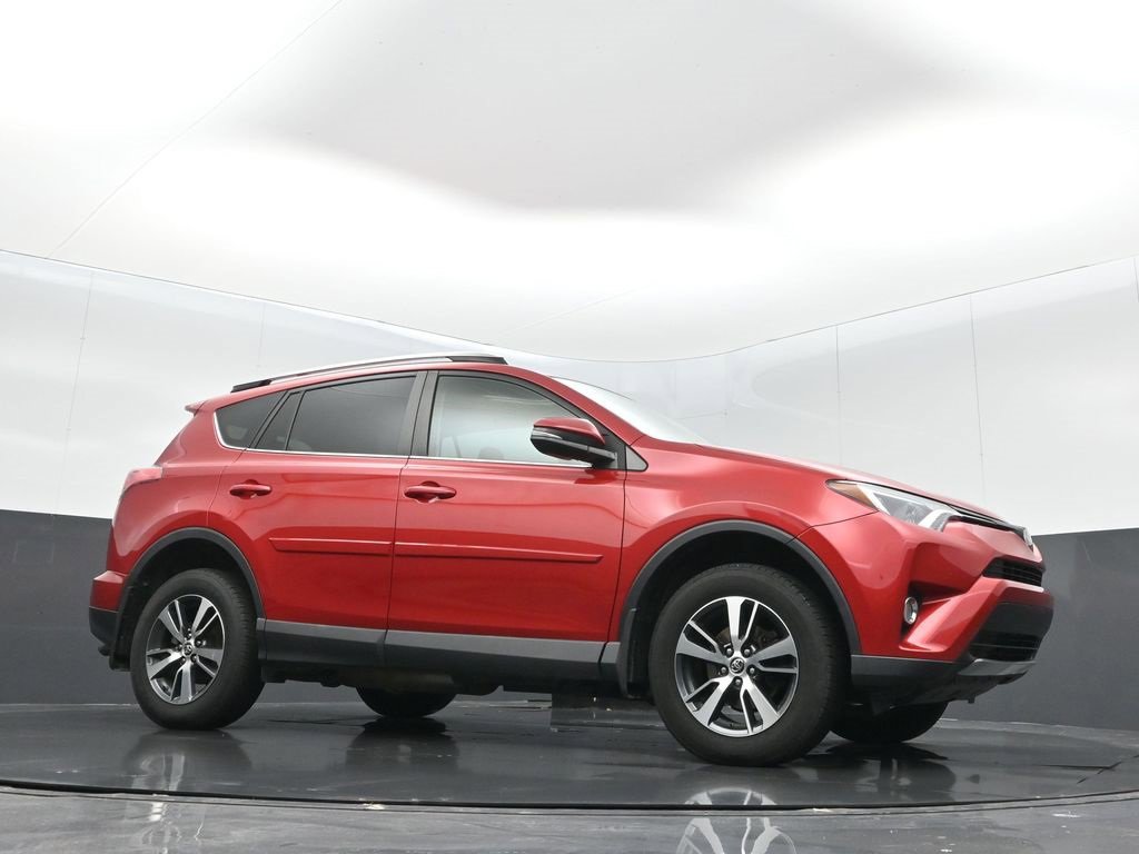 Used 2017 Toyota RAV4 XLE w/ Premium Extra Value Package image 26