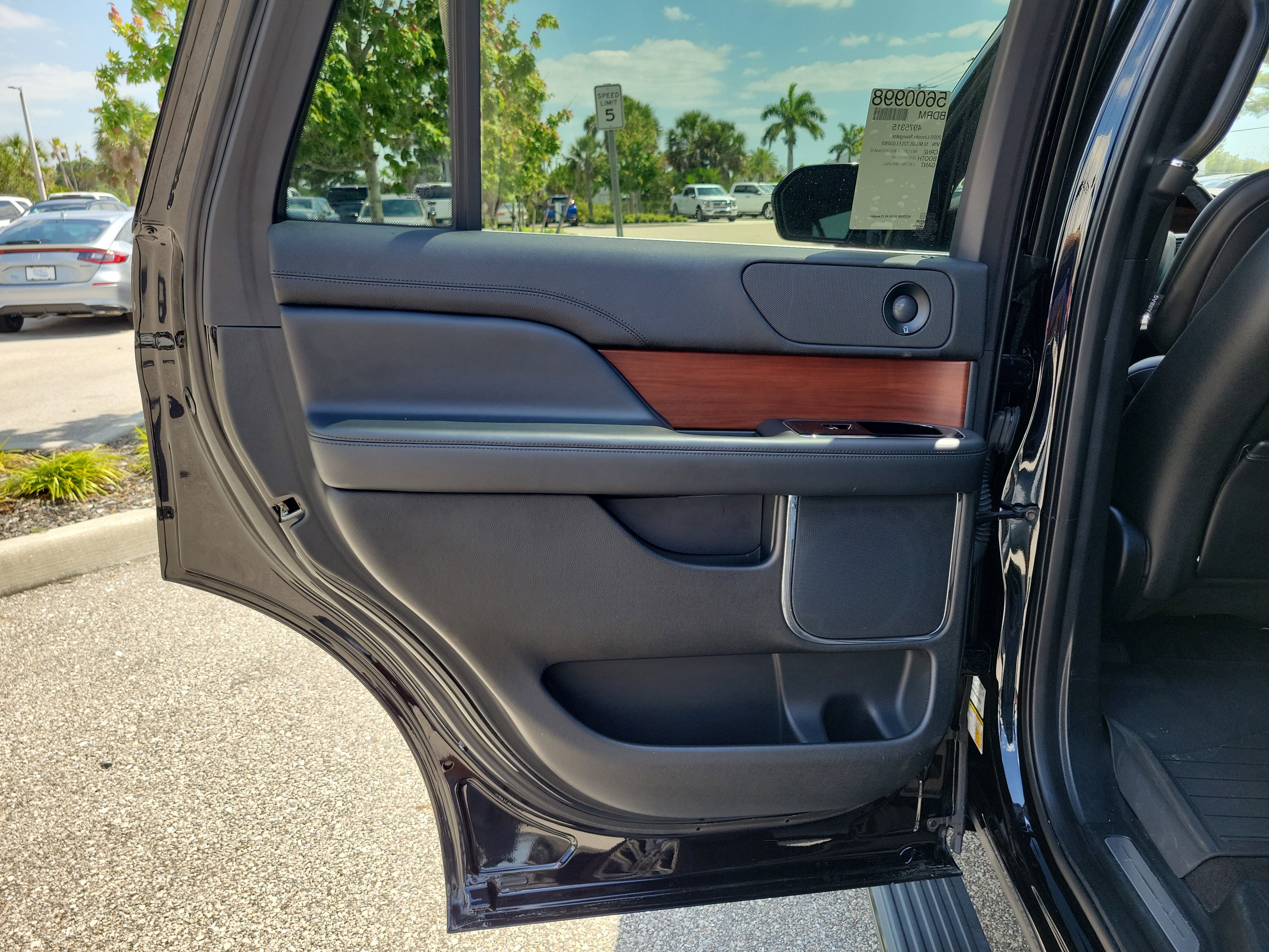 Used 2020 Lincoln Navigator Reserve w/ Equipment Group 208A Reserve image 16