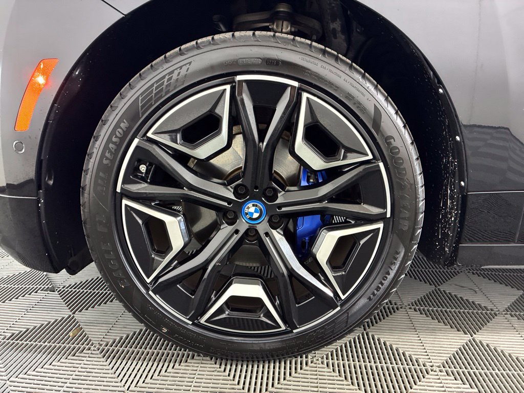 Certified 2024 BMW iX xDrive50 w/ Premium Package AWD/4WD image 8