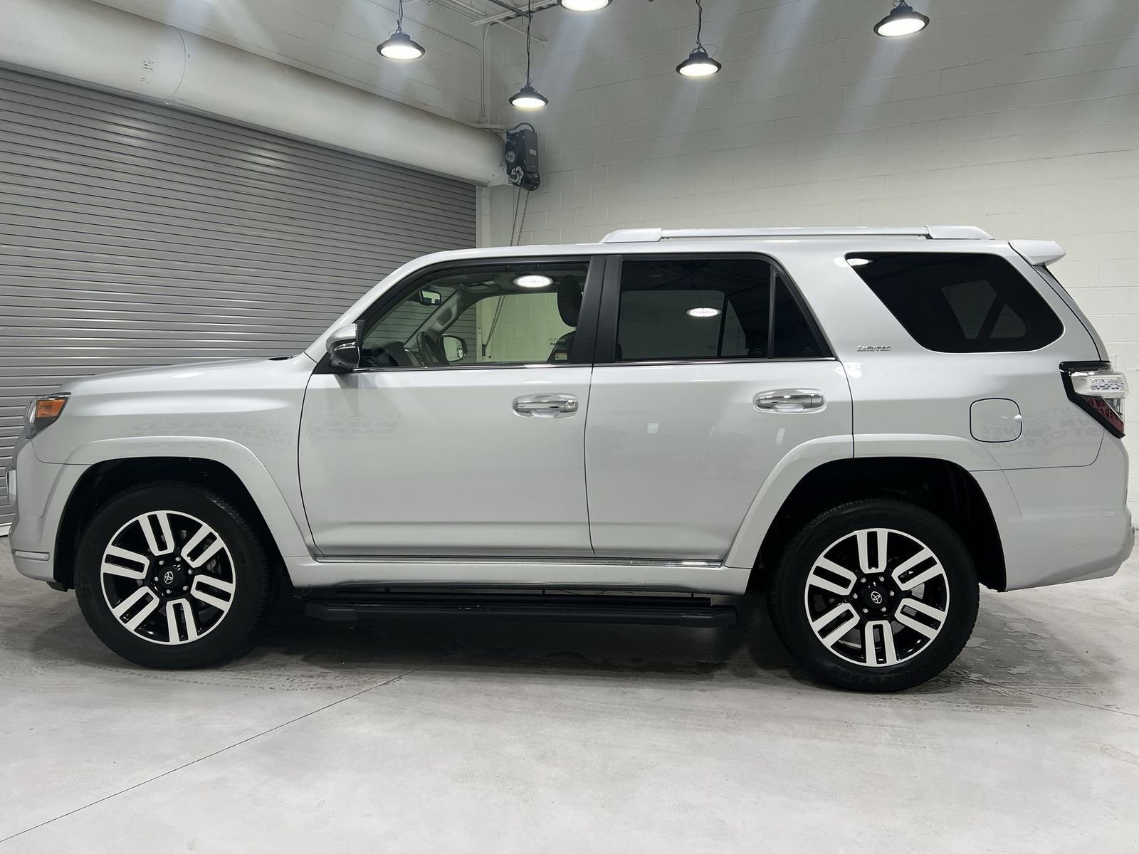 Used 2023 Toyota 4Runner Limited image 5