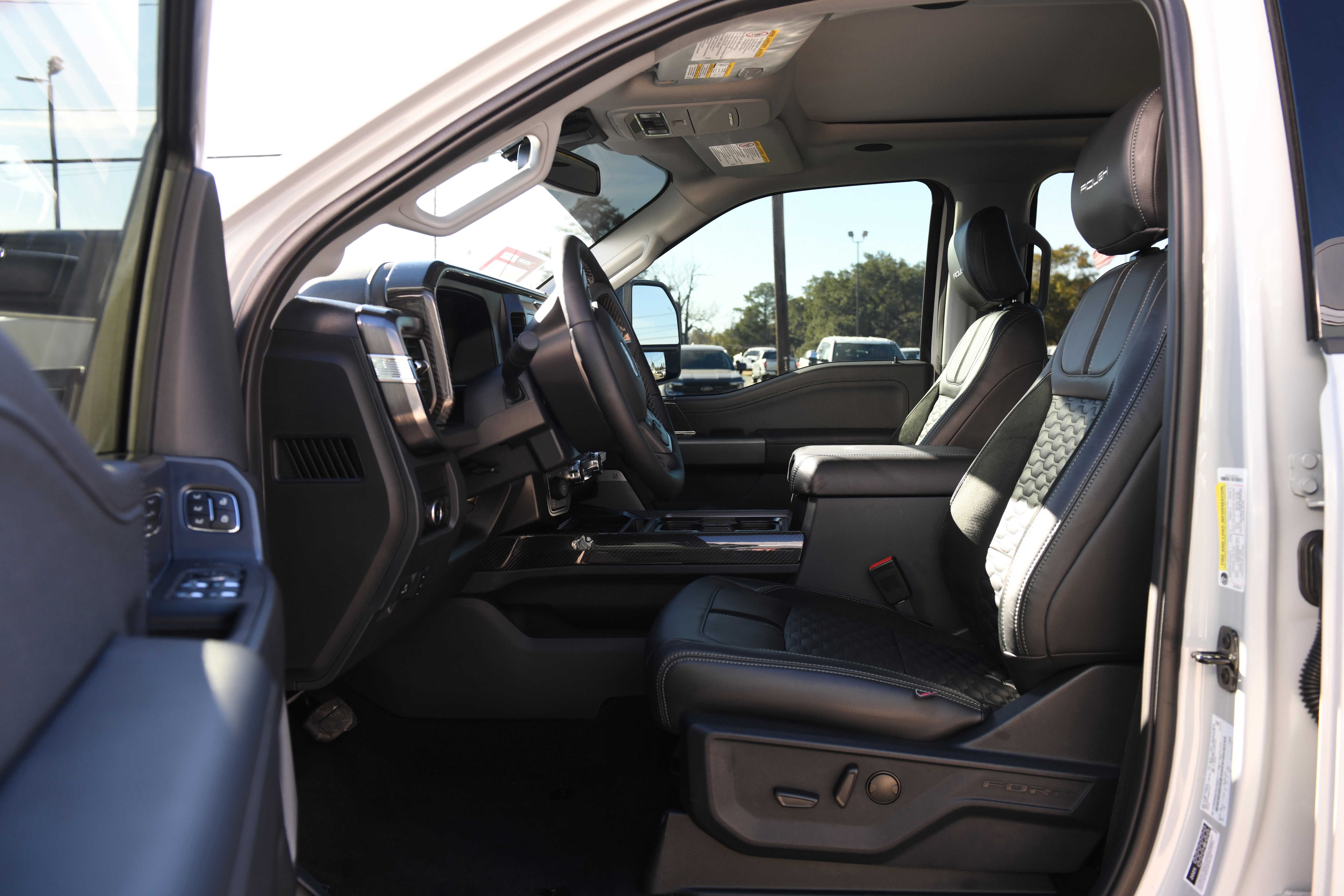 New 2026 Ford F250 Lariat w/ Black Appearance Package image 29
