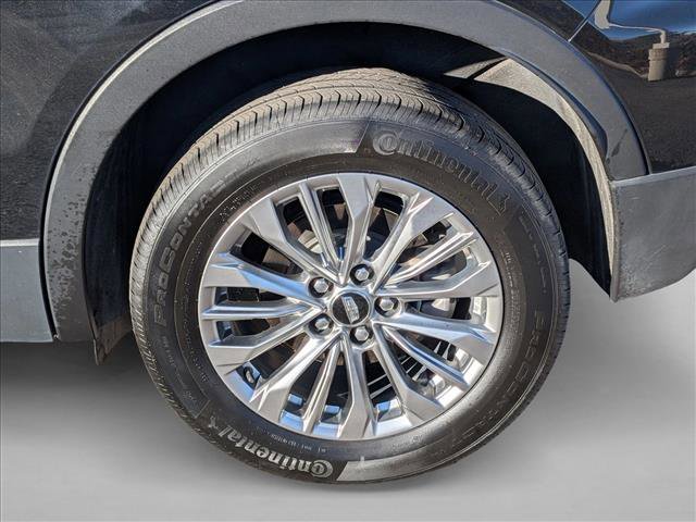 Used 2024 Cadillac XT4 Premium Luxury image 9