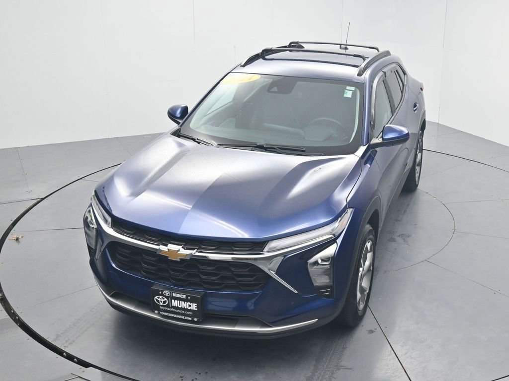 Used 2024 Chevrolet Trax LT w/ LT Convenience Package image 47