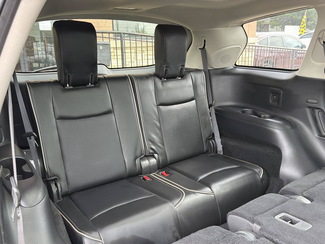 Used 2017 INFINITI QX60 Luxe w/ Deluxe Technology Package AWD/4WD image 36