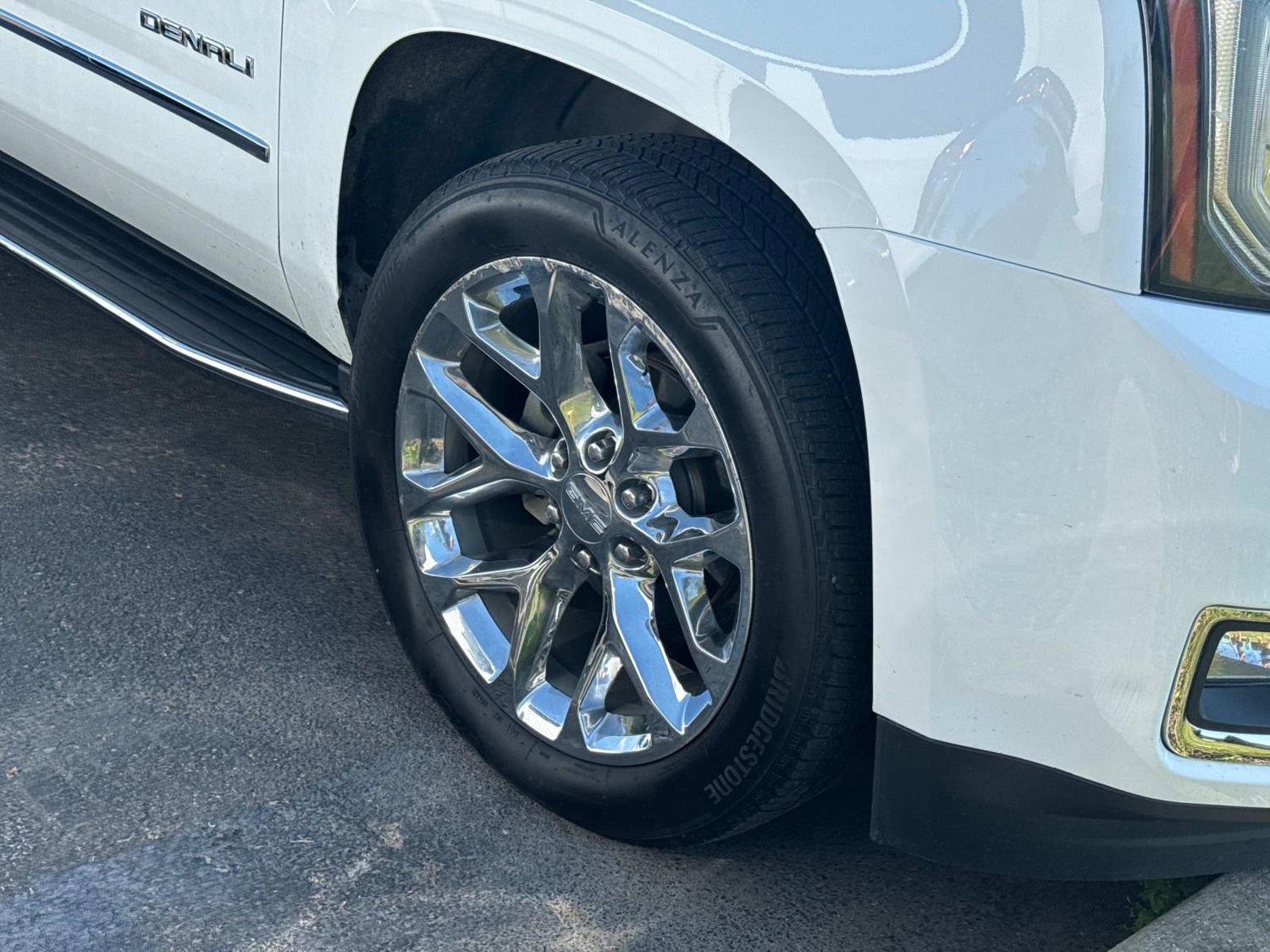 Used 2018 GMC Yukon Denali w/ Open Road Package AWD/4WD image 4