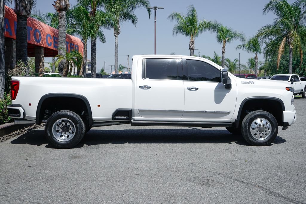 Used 2024 Chevrolet Silverado 3500 High Country w/ High Country Premium Package AWD/4WD image 11